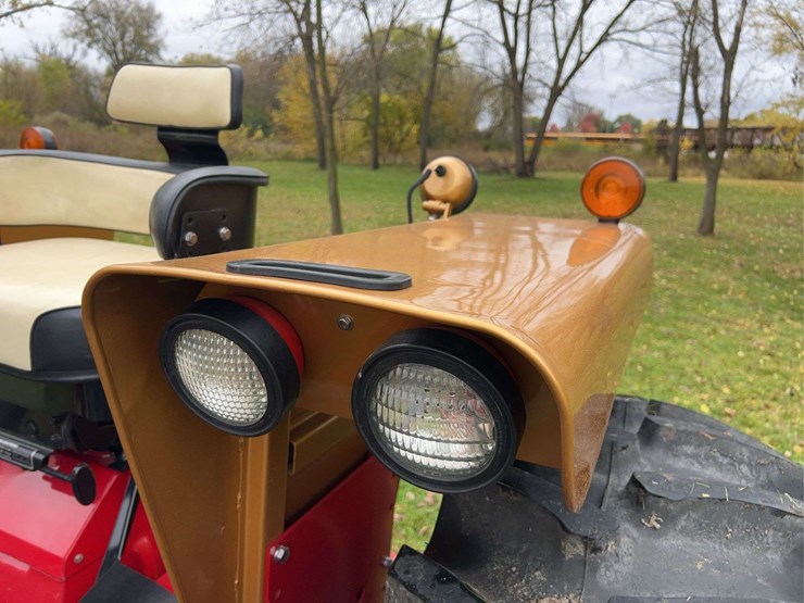 1970-farmall-826-diesel-row-crop-golden-demonstrator-image-55
