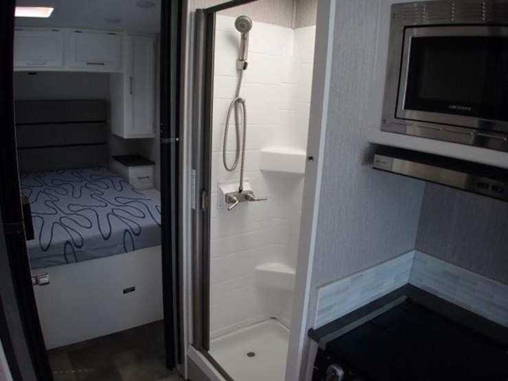2021-coachmen-pursuit-class-a-motorhome-1f64f5dn1m-image-93