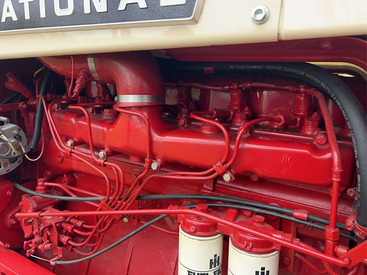 1970-farmall-826-hydro-diesel-row-crop-golden-demonstrator-image-57