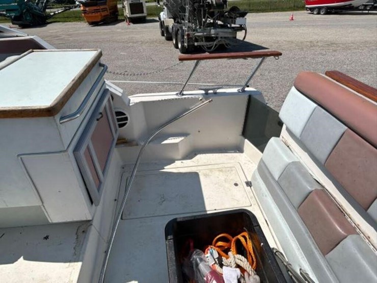 1988-doral-cavalier-24-ft-cabin-cruiser-2dba1303c8-image-58