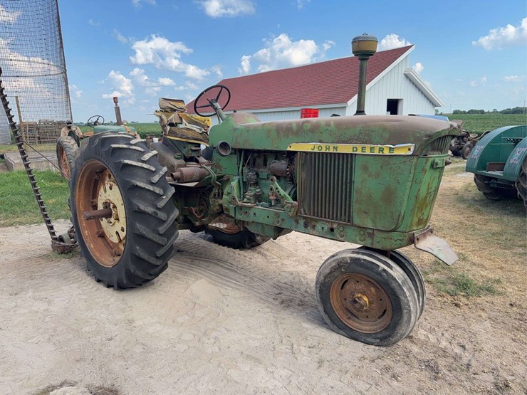 john-deere-3010-image-7