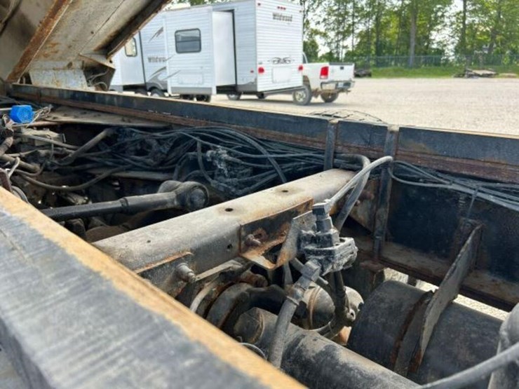1999-sterling-l9513-image-65
