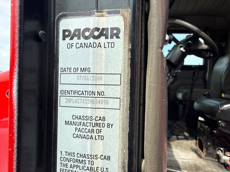2005-peterbilt-335-image-26