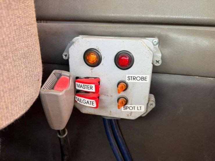 2009-kenworth-t800-image-21