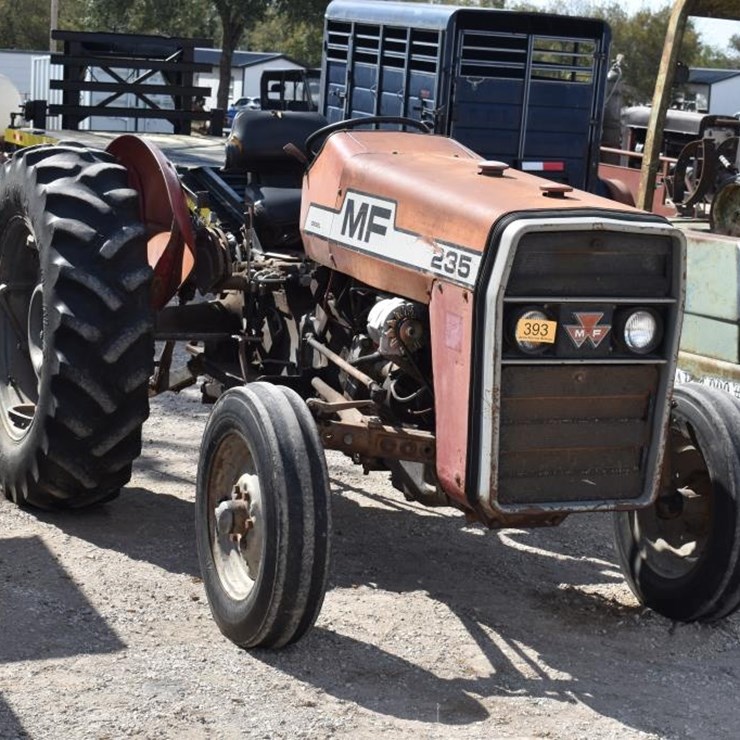 MASSEY-FERGUSON 235
