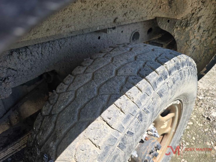 2013-chevrolet-2500-image-9