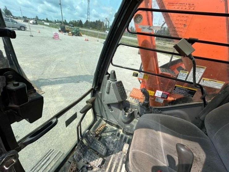 2007-hitachi-zx225us-lc-image-14