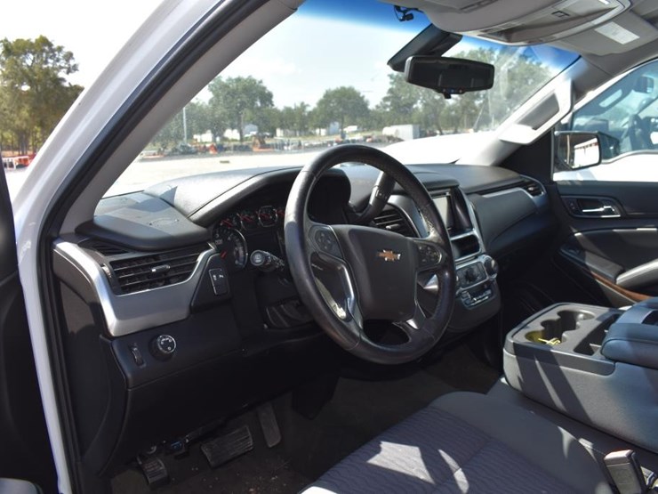 2015-chevrolet-tahoe-image-14