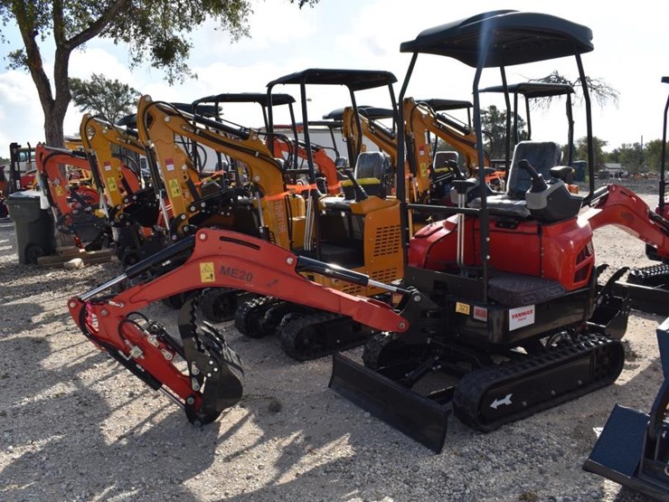 me20-mini-skid-excavator-(diesel)-(serial-#-06885a)-(k)-image-1