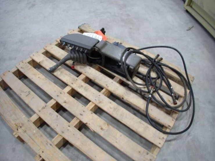 john-deere-120-image-3
