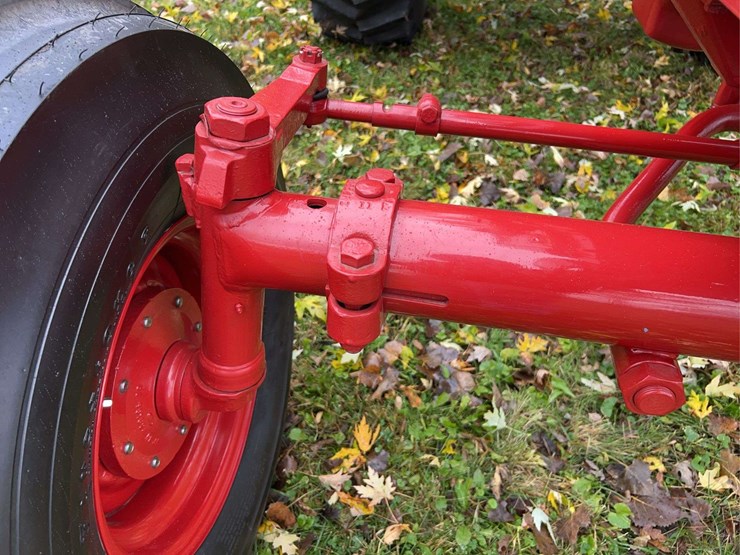 1970-farmall-826-hydro-diesel-row-crop-golden-demonstrator-image-19