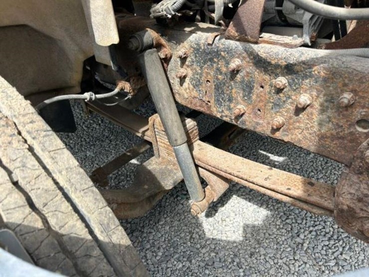 hino-185-image-39