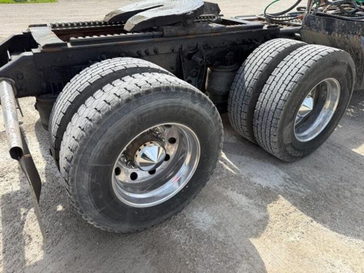 2009-kenworth-t800-image-42