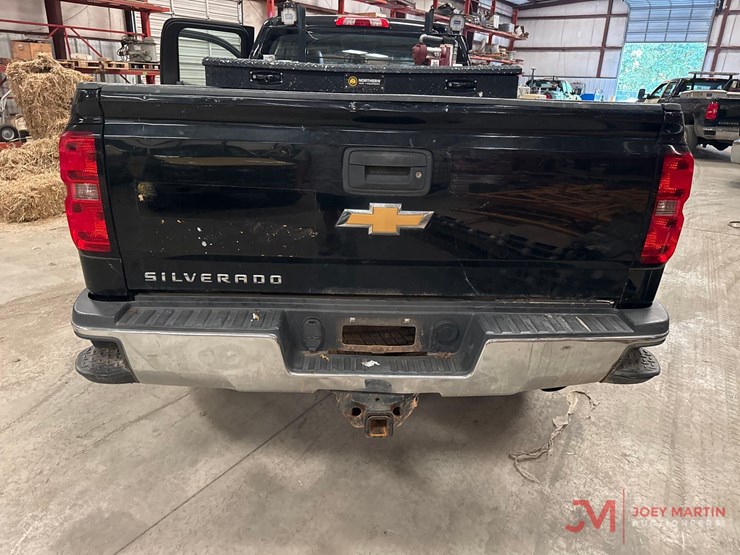 2015-chevrolet-silverado-2500-image-14
