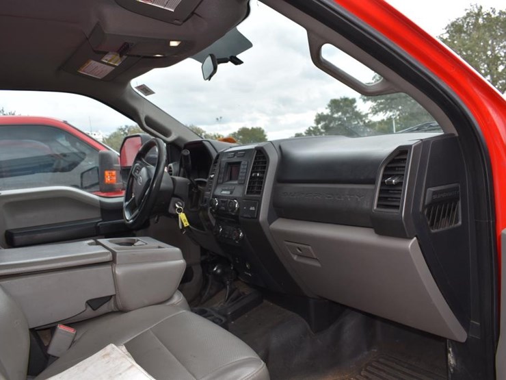 2017-ford-f550-image-22