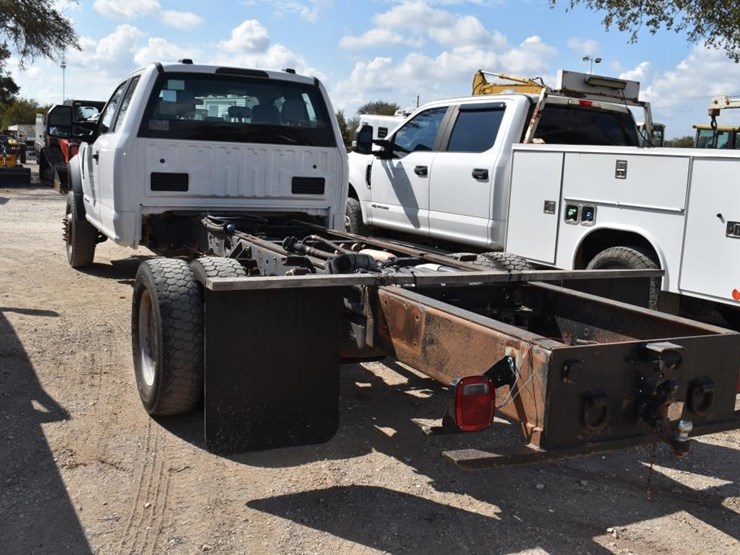 2020-ford-f550-image-3