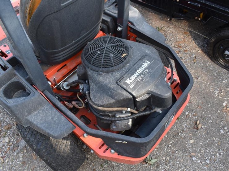 "kubota-zero-turn-mower-(serial-#-23955)-(showing-appx-206-hours,-up-to-the-image-4