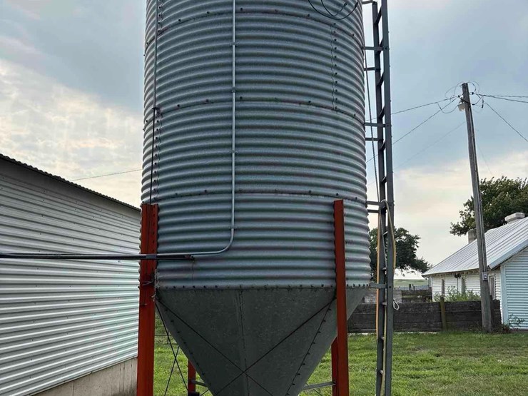 8-ton-bulk-bin/auger-image-3
