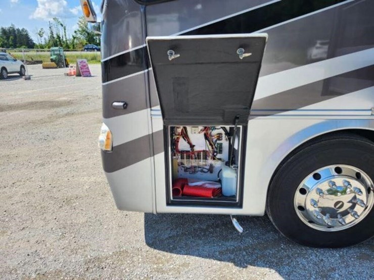 2006-allegro-bus-class-a-motorhome-400abus0d6j0072-image-70