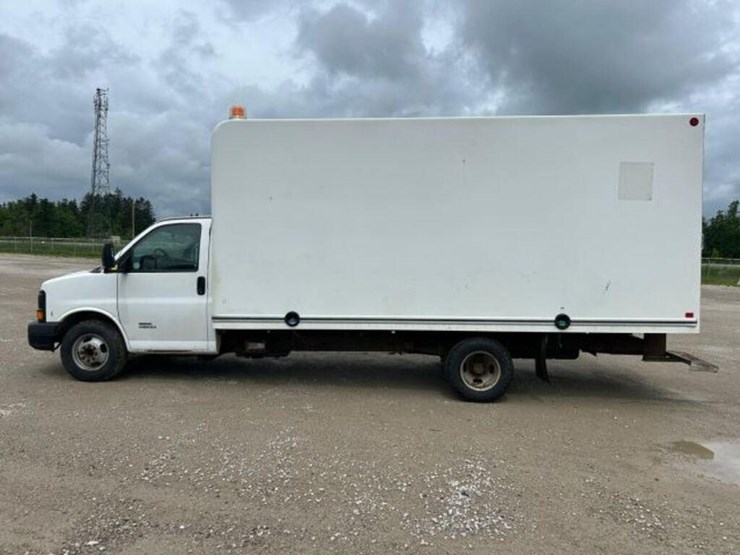 2014-gmc-4500-s/a-cube-van-1gd676cl8e1115764-image-7