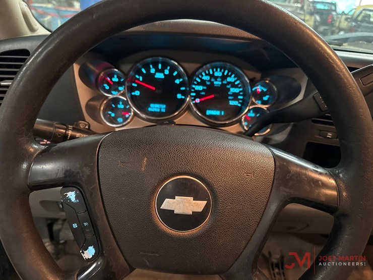 2009-chevrolet-silverado-2500-image-35