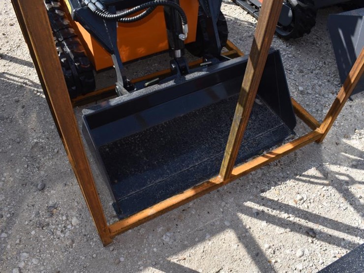 lhr-ht380-q1-mini-skid-steer-(serial-#-not-found)-(k)-image-3