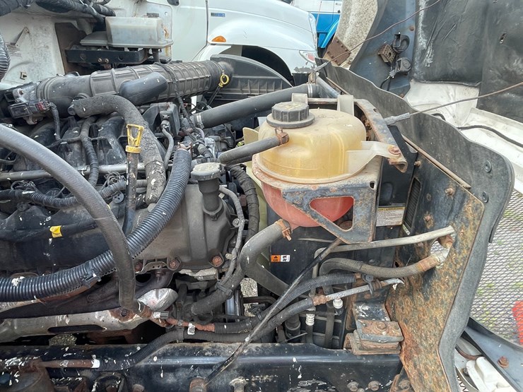 2015-ford-f650-image-10