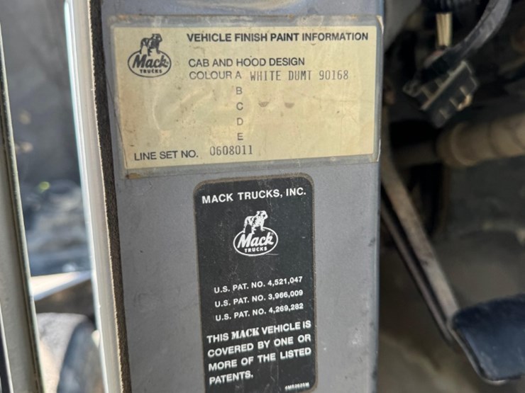 1993-mack-rd690s-image-7