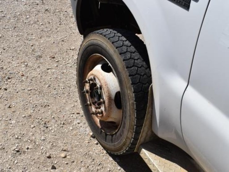 2004-ford-f450-image-18