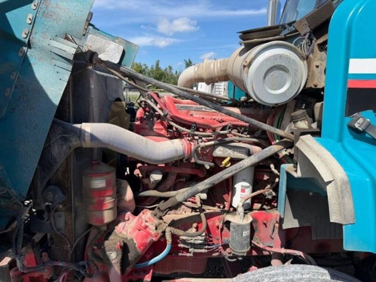 2023-western-star-4900-image-32