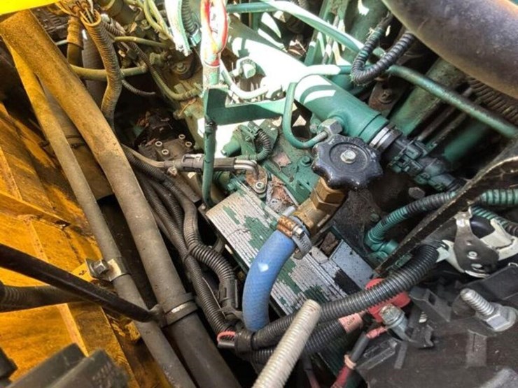 2012-volvo-fc2421c-image-28