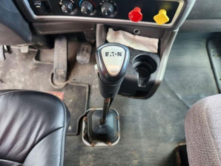 2008-kenworth-t800-image-18
