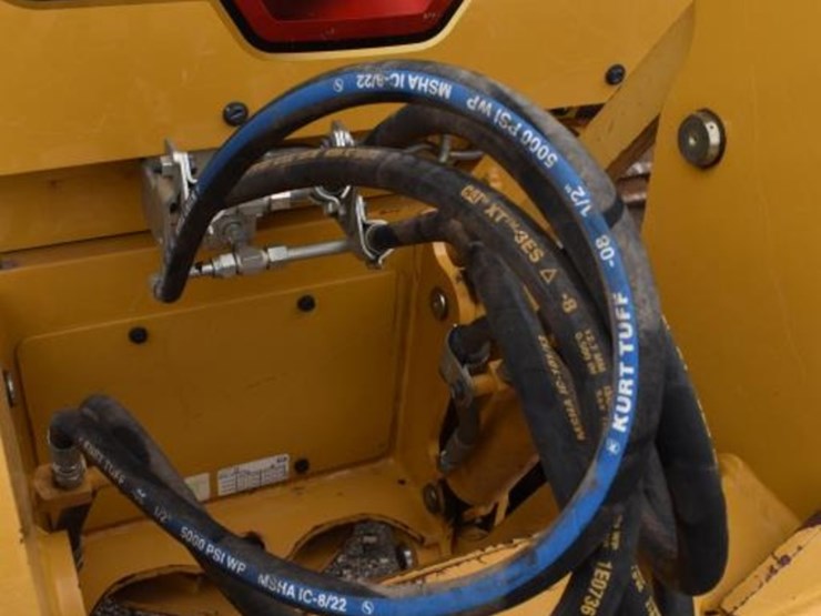 caterpillar-d1-image-10