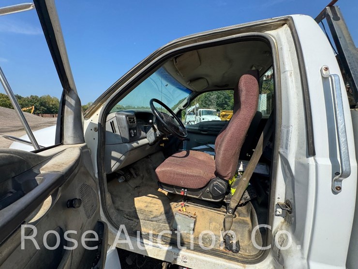 2004-ford-f750-image-27