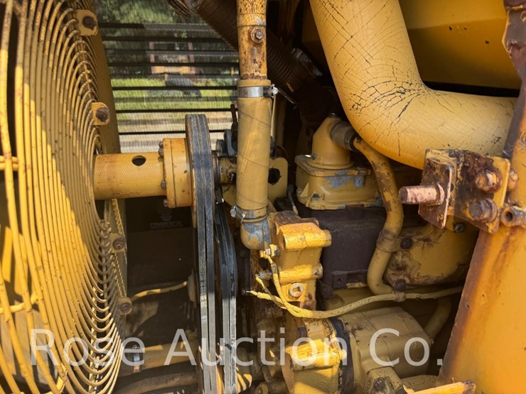 caterpillar-953-image-13