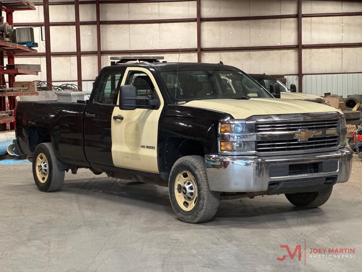2015-chevrolet-silverado-2500-image-1