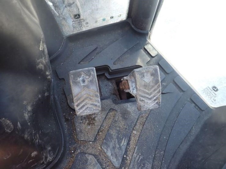 john-deere-3520-image-20