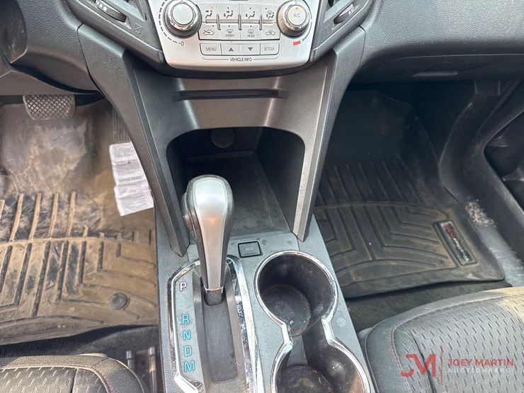 2015-chevrolet-equinox-image-26