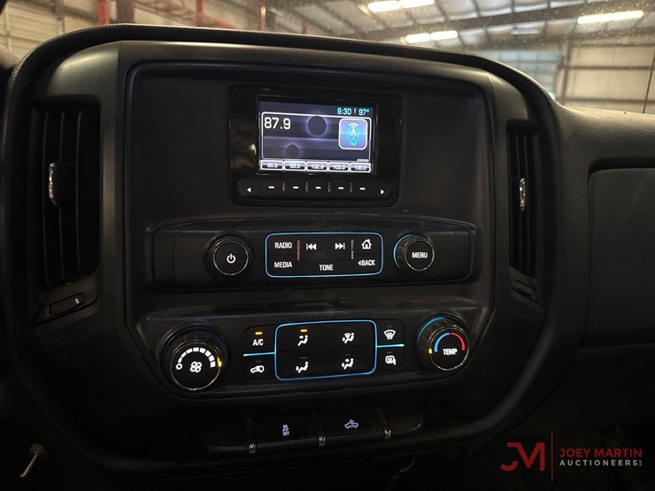 2015-chevrolet-silverado-2500-image-33