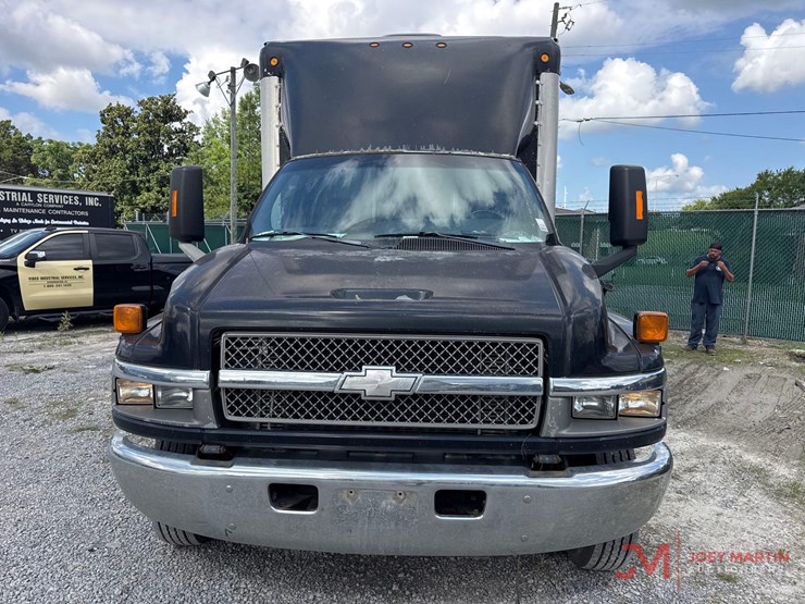 2006-chevrolet-c4500-box-truck-image-7