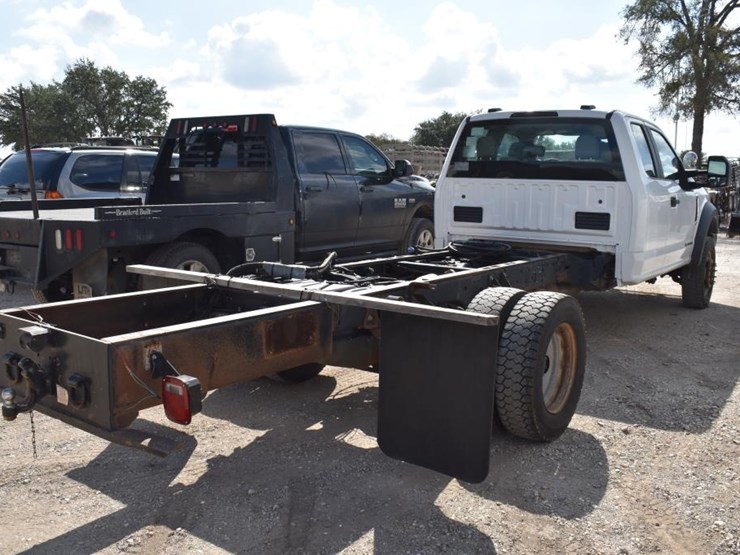 2020-ford-f550-image-4