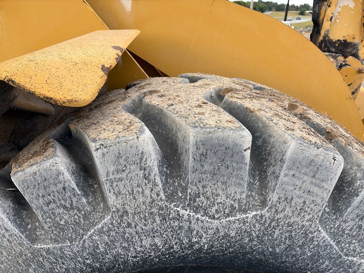 caterpillar-972-image-11