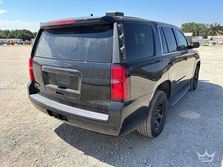 2016-chevrolet-tahoe-image-3