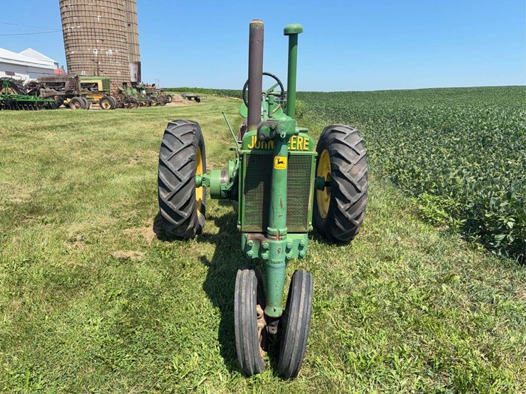 john-deere-b-image-8