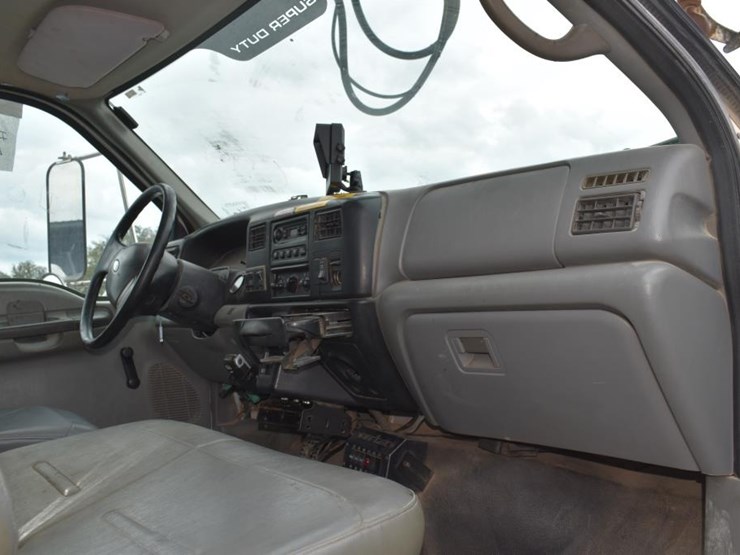 2009-ford-f750-image-18