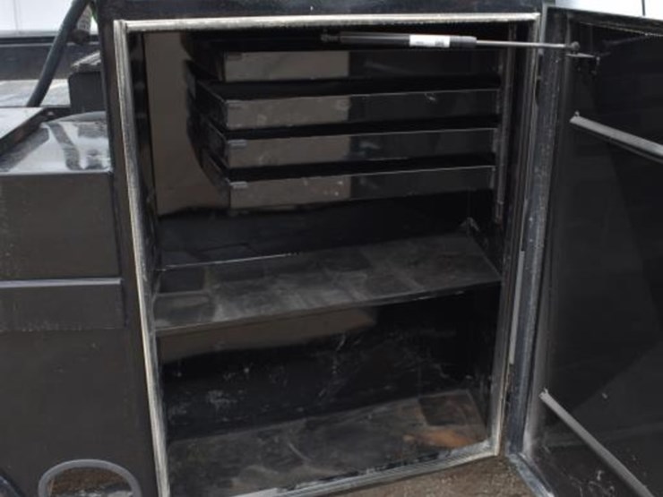 2025-ford-f350-image-9
