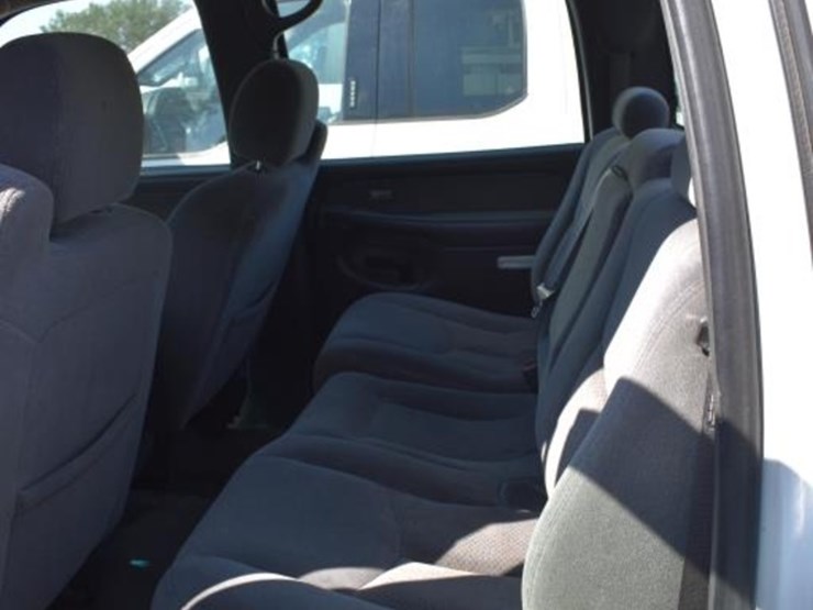2003-chevrolet-1500-image-16