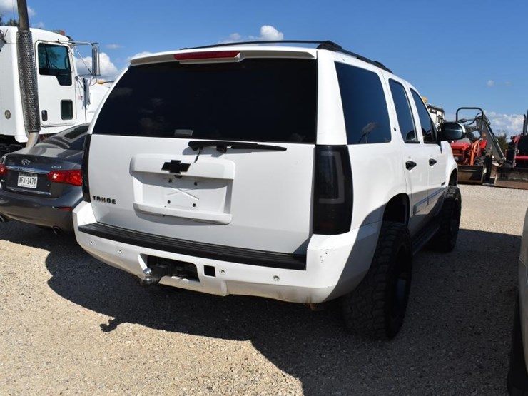 2007-chevrolet-tahoe-image-3