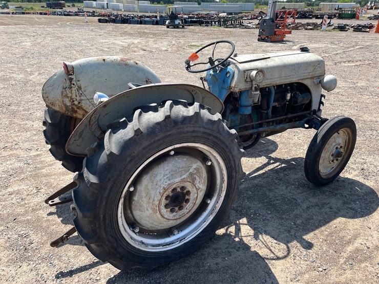 ford-8n-image-3