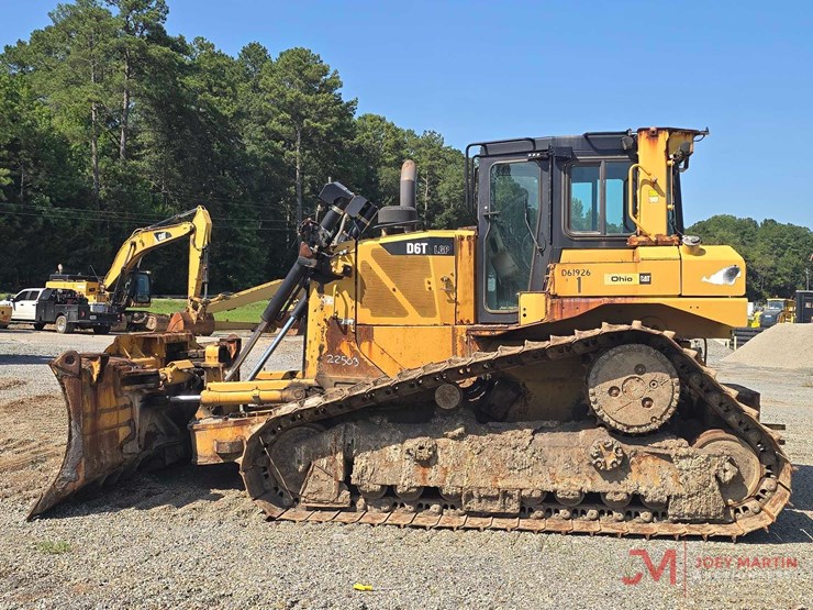 2012-caterpillar-d6t-image-6